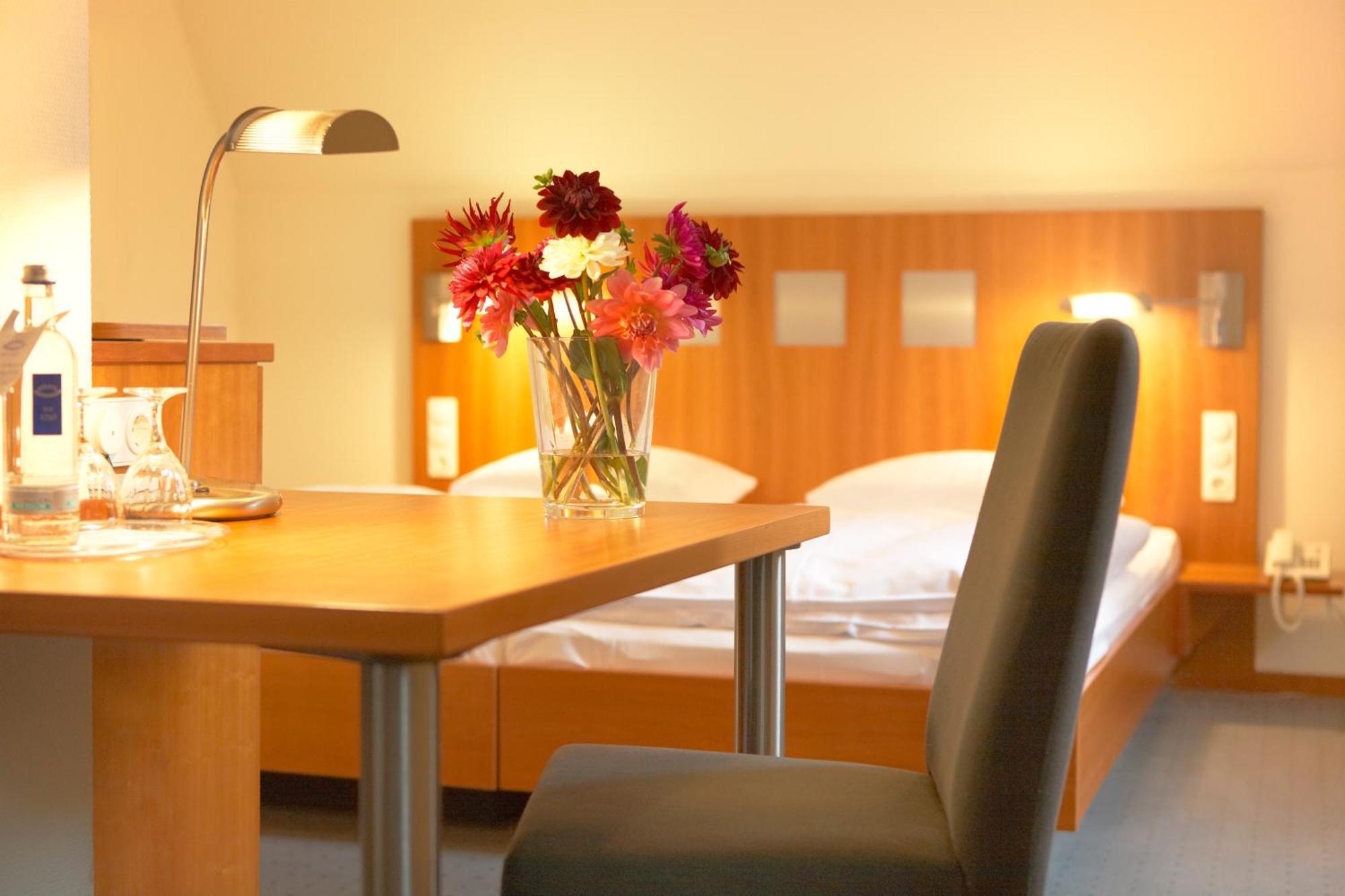 Landhotel Zum Schwanen Mit Restaurant Mona Liza 오스트호펜 외부 사진